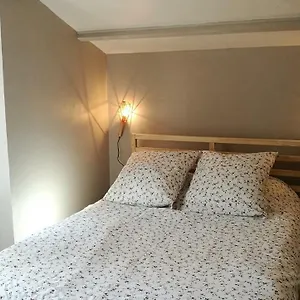  Holiday home La Petite Maison France