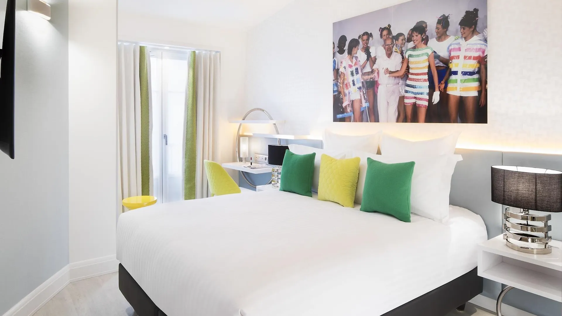 Hotel Dress Code Parigi Francia