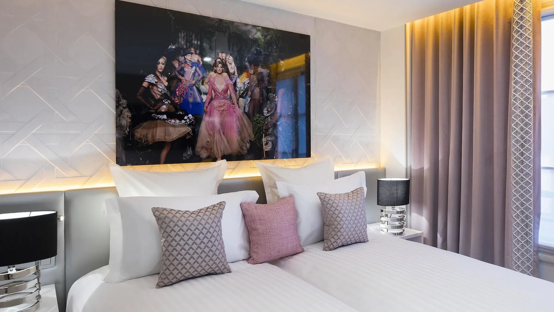 Hotel Dress Code Parigi 4*,