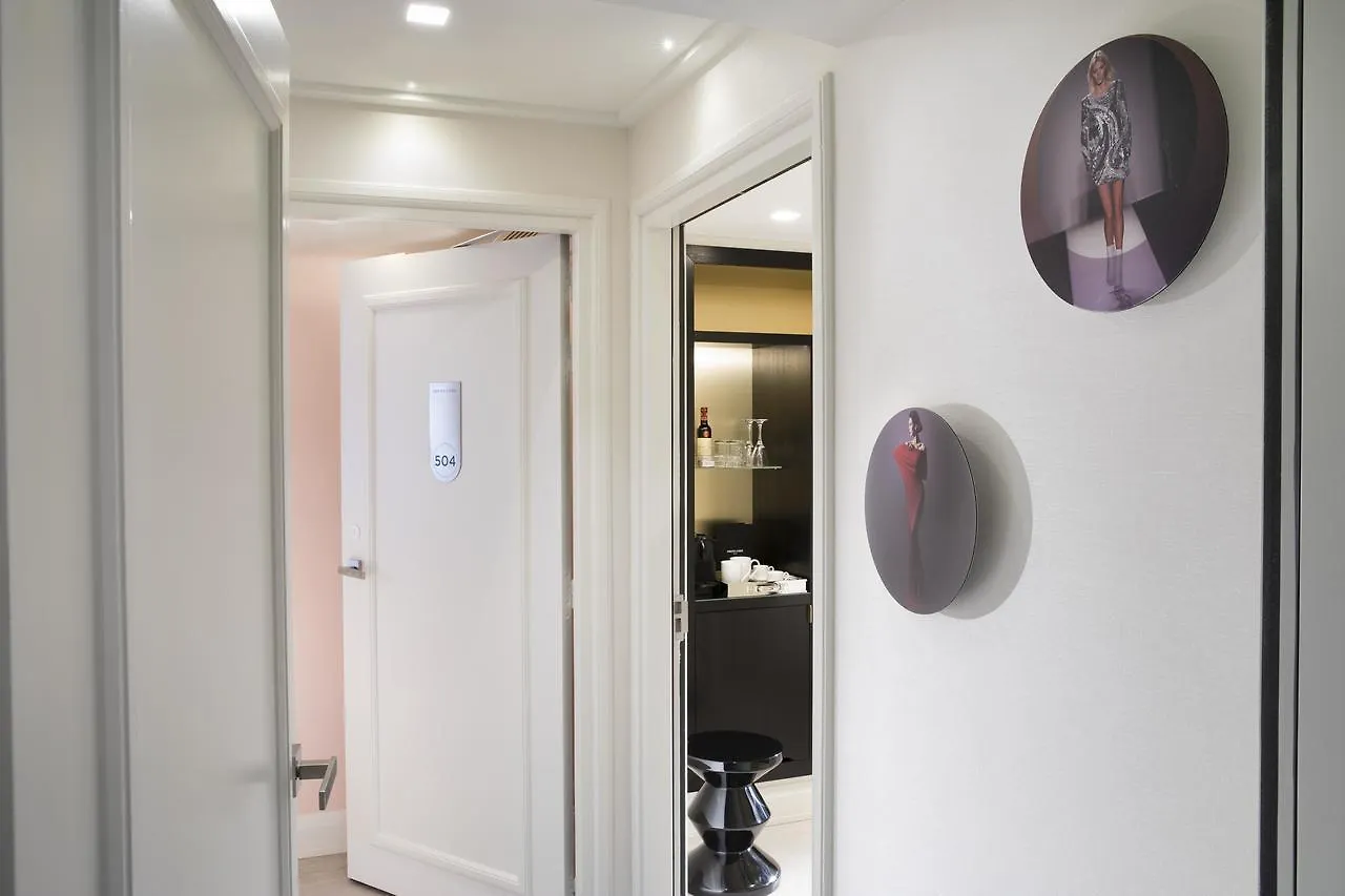 Hotel Dress Code Parigi Francia